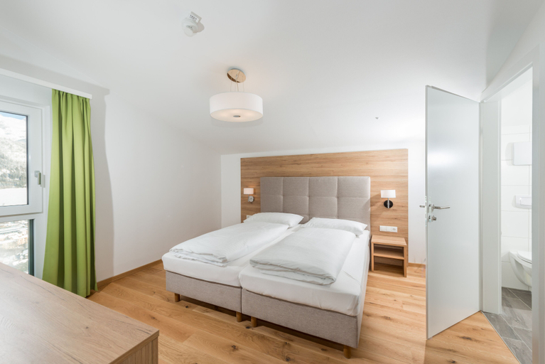 Bedroom 2, Panorama Lodge Premium Apartments, Liezen