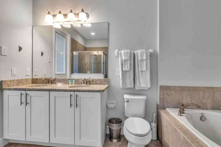 Bathroom 4, Chic 8BR All Suites With Pool and Game Room, Osceola