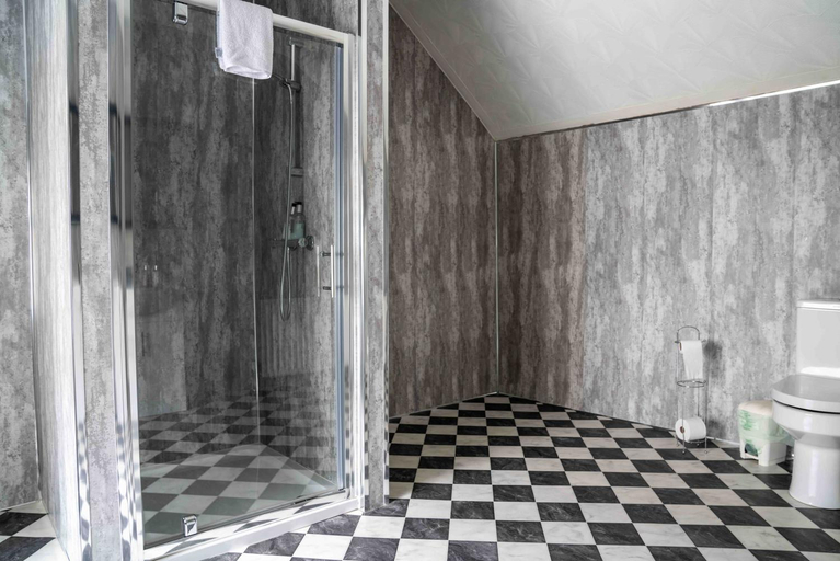 Bathroom 2, Harbour Heights B&B, Causeway Coast and Glens