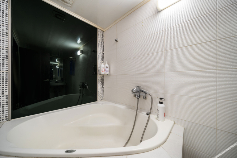 Bathroom 5, Seoul National University Chereville, Gwanak