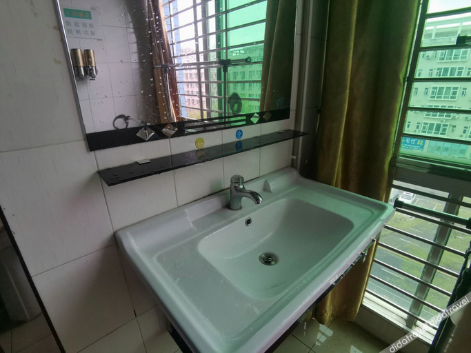 Bathroom 3, Lingdian Inn, Shenzhen