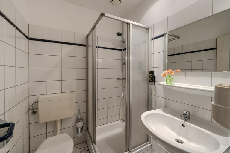Bathroom 2, Hotel Schöne Altmark, Altmarkkreis Salzwedel