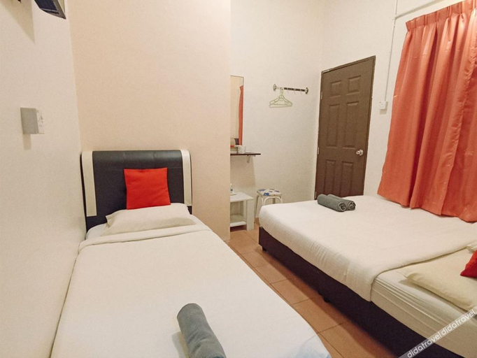 Bedroom 2, The Hotel Tudor Inn, Cameron Highlands