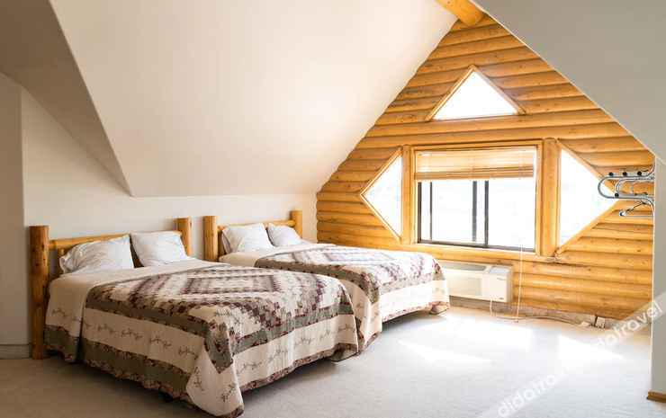 Bedroom 2, Country Cabins Inn, Uinta