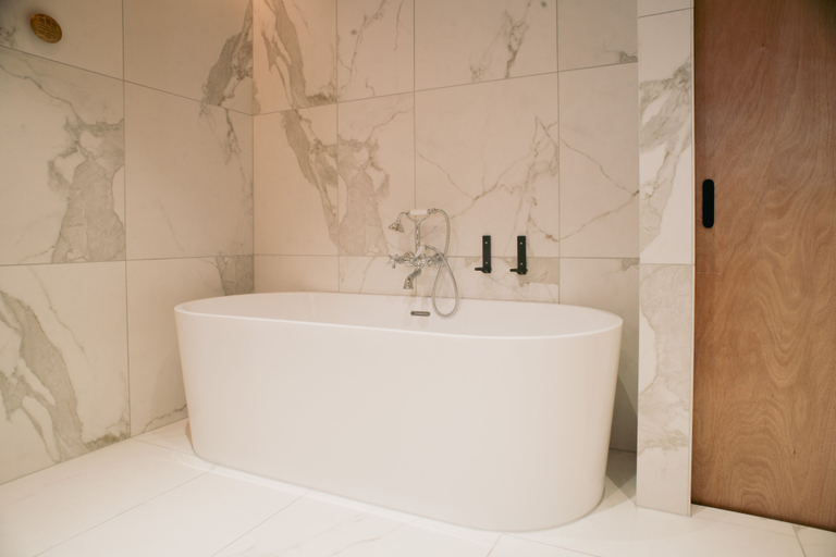 Bathroom 4, Mix Brussels --Gym & Wellness for adults only--, Bruxelles