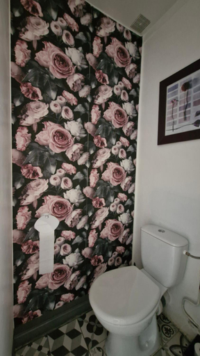 Bathroom 2, La Flambee, Haute-Vienne