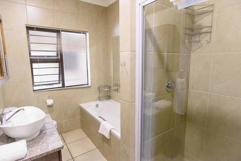 Bathroom 5, La Bri Self Catering, Thabo Mofutsanyane