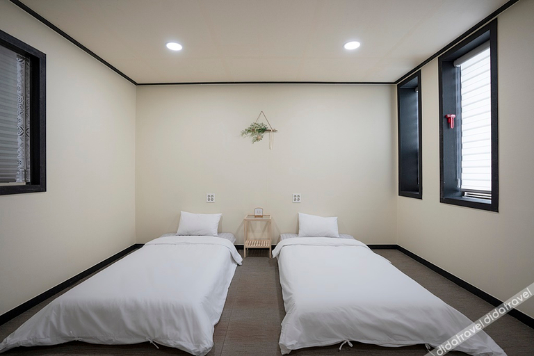 Twin twin 3, Toda Guesthouse, Jeju