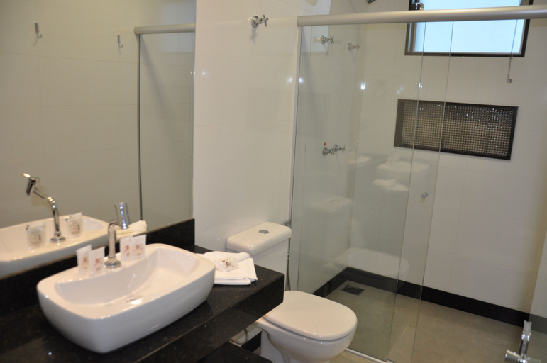 Bathroom 3, Riviera Capitólio Hotel, Capitólio
