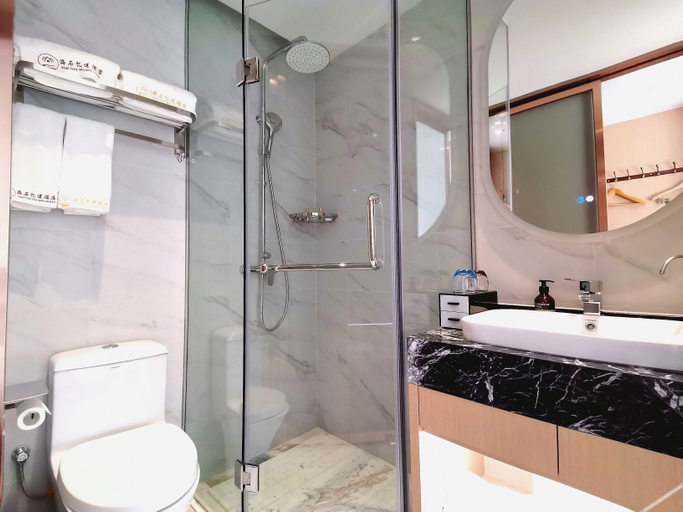 Bathroom 3, Yilian Hotel, Lanzhou