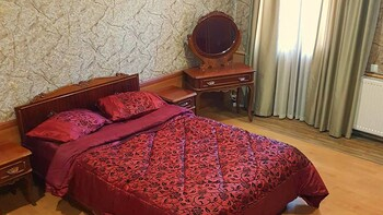 Others 3, Hotel Texas, Mtskheta