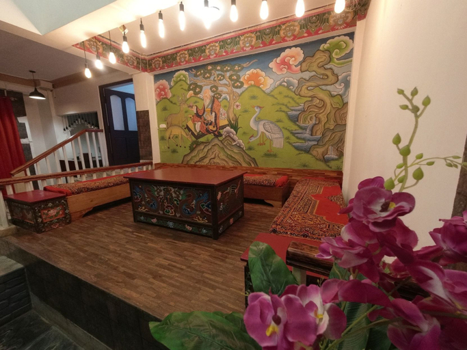 Food & Drinks 1, Mash Flora Fountain, East Sikkim