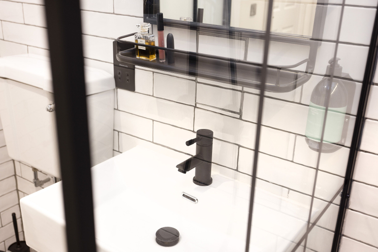 Bathroom 4, 29 Queen Street, Edinburgh