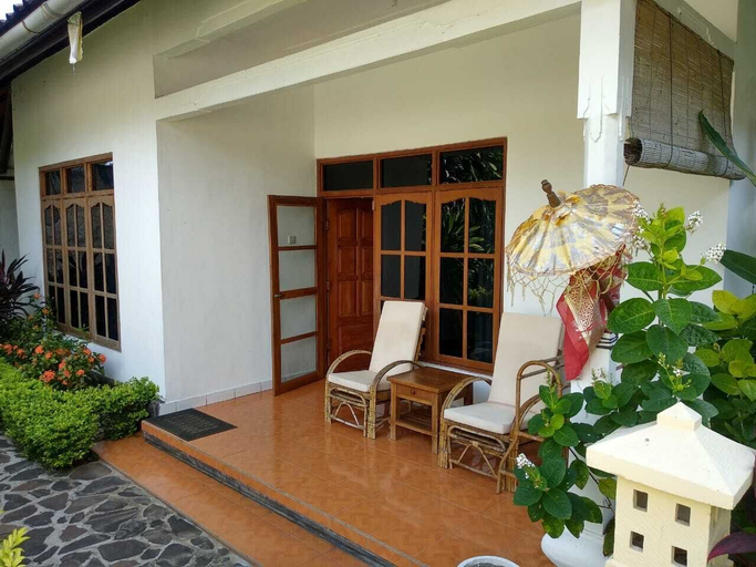 Others 3, Taman Melati, Buleleng
