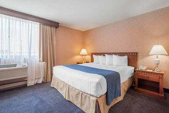 Others 4, Spark by Hilton Montreal Brossard, Champlain