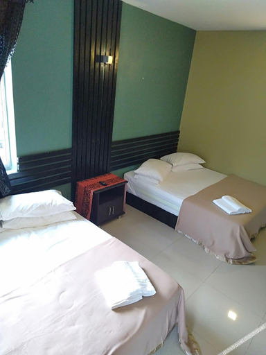 Bedroom 2, Bull & Bear Airport Hotel Langkawi, Langkawi