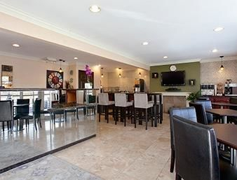Lobby 2, Howard Johnson By Wyndham San Mateo, San Mateo