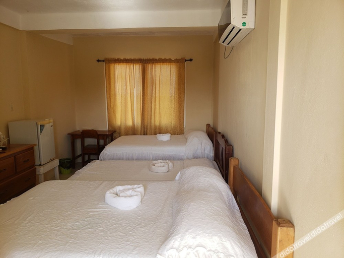 Bedroom 2, Pal's on the Beach - A Gold Standard Hotel