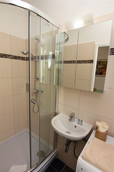 Bathroom 3, Apartment Kroellgasse, Wien