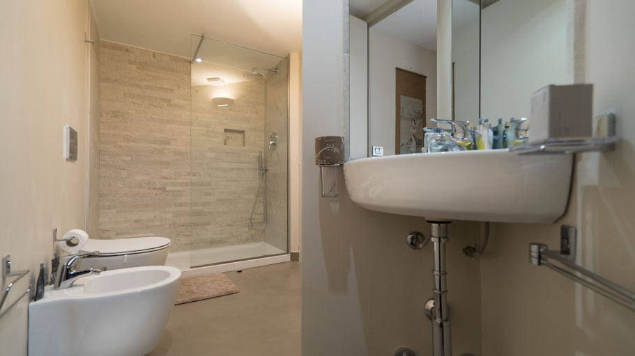 Bathroom 2, Italianway   - Gian Galeazzo, Milano