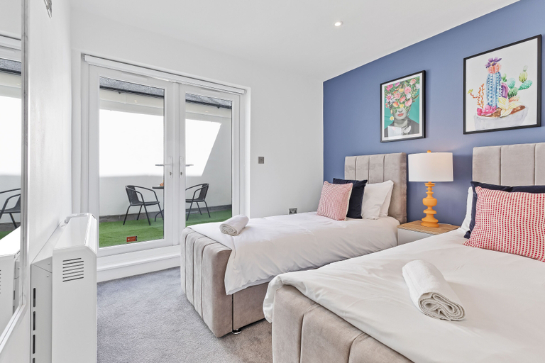 Others 5, Right On : Bright On Apartment 1C | By My Getaways, Brighton and Hove