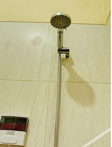 Bathroom 4, Capital O 92228 Cozy Bromo Homestay, Malang