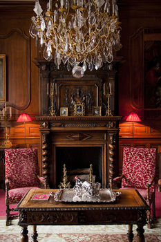 Others 3, Chateau Pape Clement, Gironde