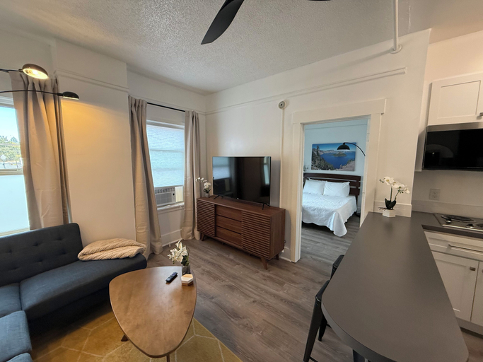 Living area 3, The Historic George Hotel, Klamath