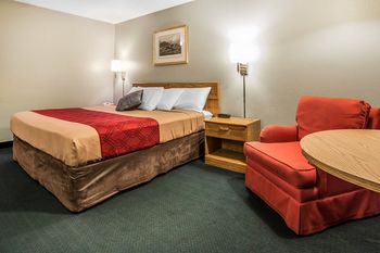 Guestroom 4, Econo Lodge Laramie, WY, Albany