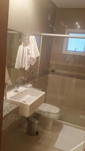 Bathroom 4, Kamur Plaza Hotel, Goianésia