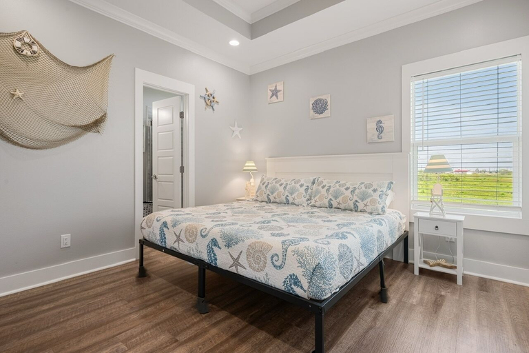 Room 5, Beach Please 3 Bedroom Home, Galveston