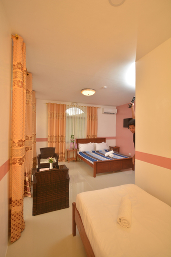 Bedroom 2, White Summerville Tourist Inn, Busuanga