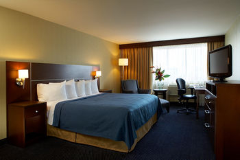 Others 5, Spark by Hilton Montreal Brossard, Champlain