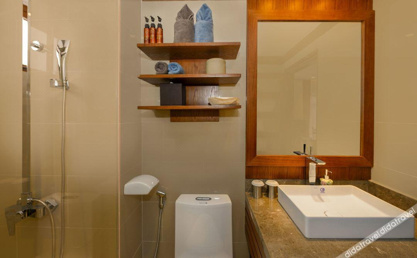 Bathroom 5, HA Ocean Front Hotel and Apartment, Da Nang