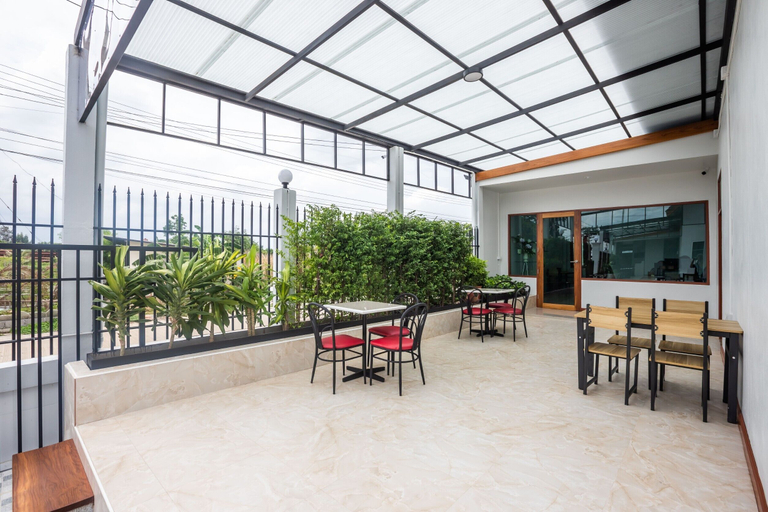 Food & Drinks 3, Tonsoi Hathairat, Khlong Sam Wa