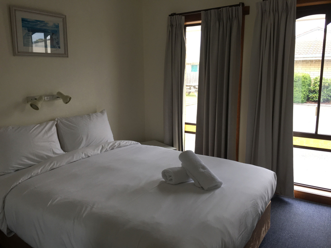 Others 5, Seasonal South Motel & Function Centre, Central Coast - Pt A