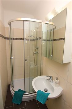 Bathroom 5, Apartment Kroellgasse, Wien