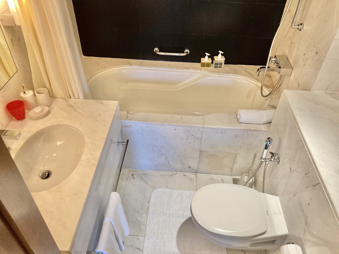 Bathroom 5, SuperHost - Address Dubai Mall - Fancy Studios, Dubai