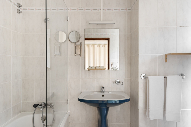 Bathroom, The Blue Bamboo Hotel- Duna Parque Group, Odemira