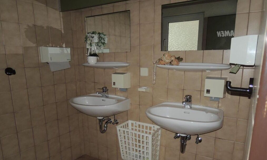 Bathroom 5, Hotel Lahnhof, Rhein-Lahn-Kreis
