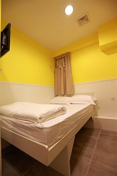 Others 3, Lemon's Guest House, Kowloon