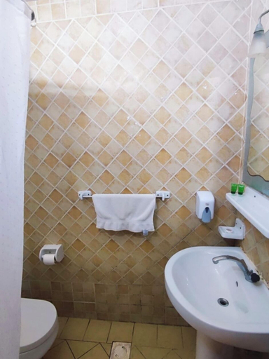 Bathroom, Jamjoom Hotel, Jeddah