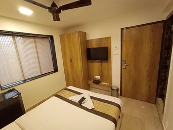 Others 5, Colaba Suites, Mumbai City