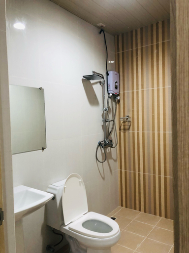 Bathroom 4, Grand Hotel Clark, Mabalacat
