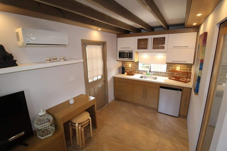 Others 2, Tiny House in Authentic Japanese Koi Garden in Florida, Miami-Dade