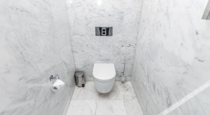 Bathroom 4, Hotel Diamond Apartments, North-Western