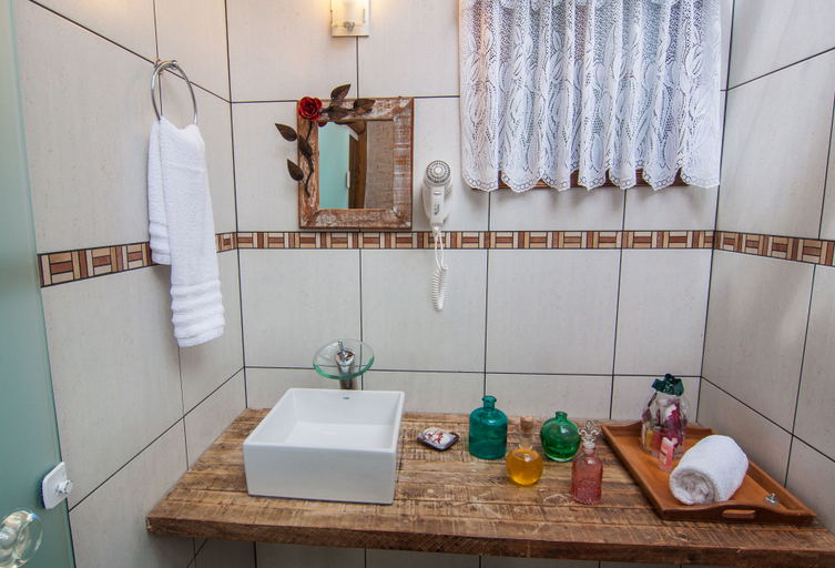 Bathroom 3, Pousada Alto da Neblina, Camanducaia