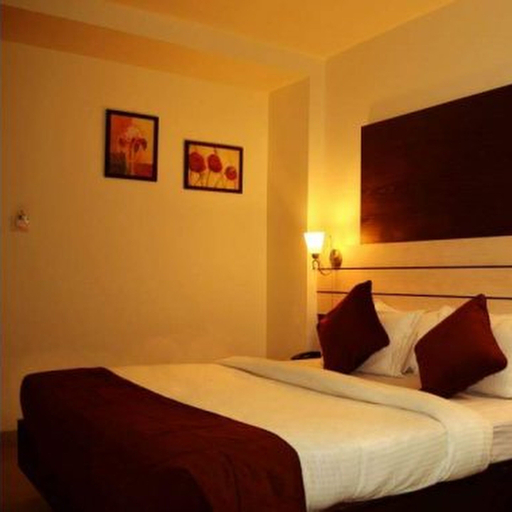 Others 5, Hotel Anushree, Jabalpur