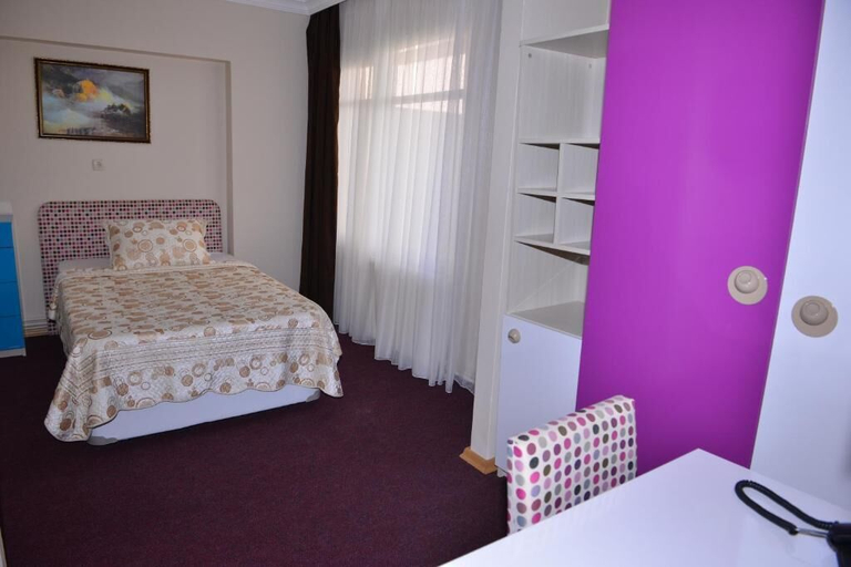 Others 3, Emsa Otel Maltepe, Kartal