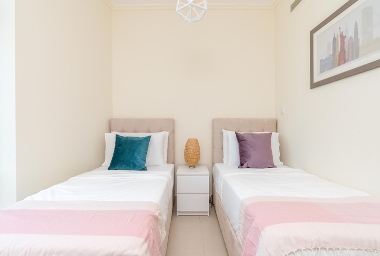 Bedroom 2, Lux BnB 2BD Amazing Burj View, Dubai